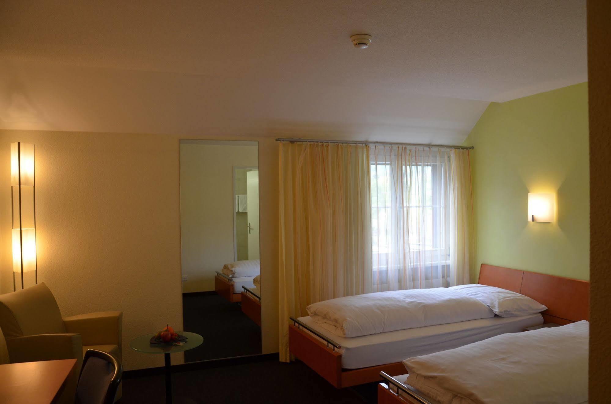 Hotel Urs Und Viktor Bettlach Экстерьер фото